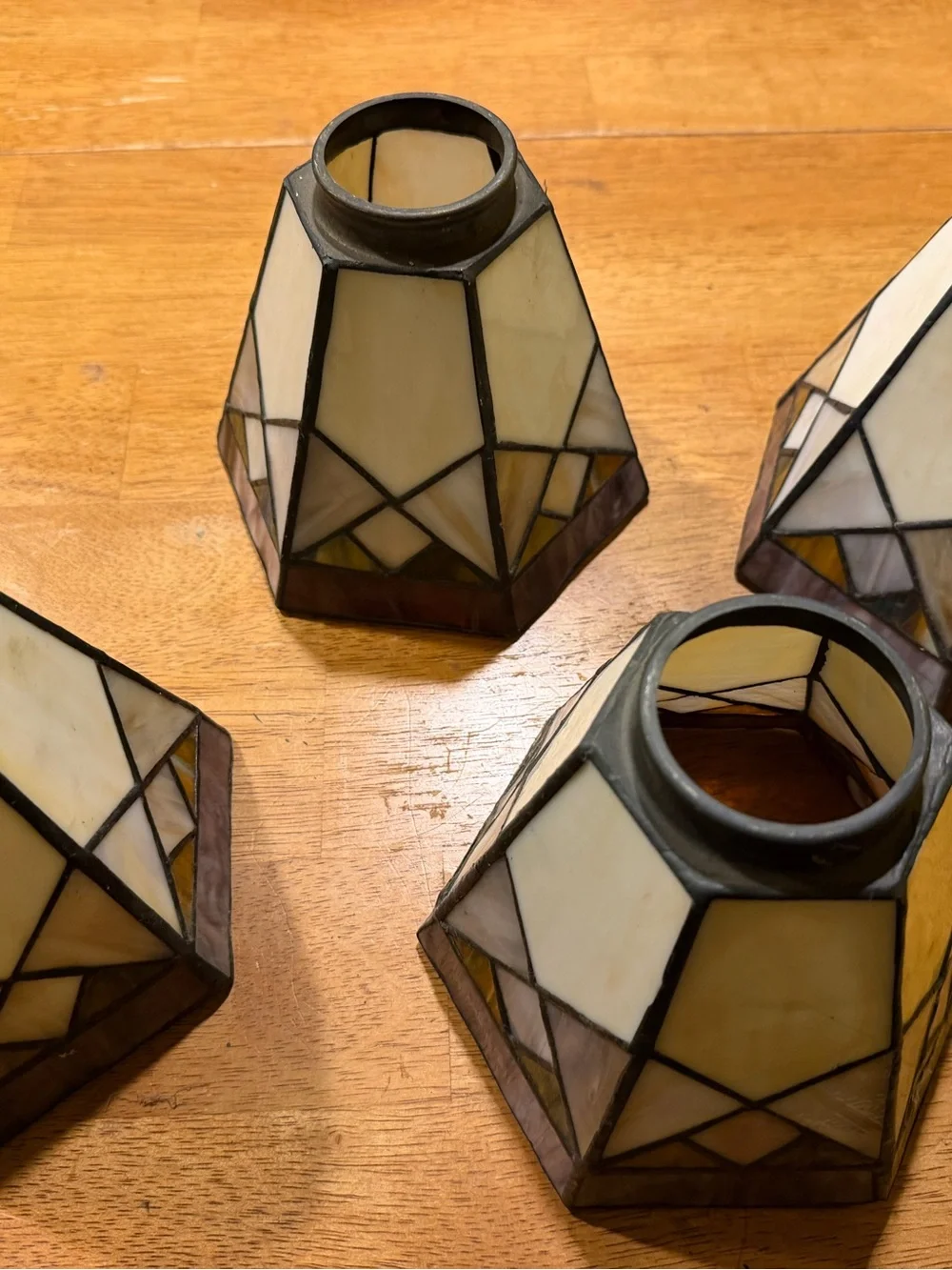 Stained Glass Tiffany-Style White and Purple Accent Lamp Shade (Set of 4)